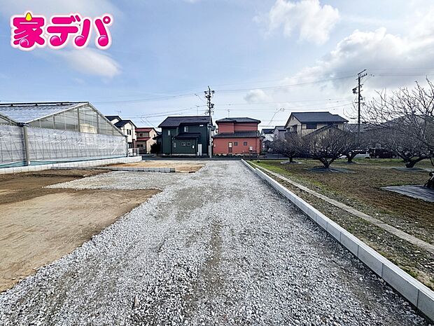 2、3号棟への通路部分になります。住宅ローンにご不安のあるお客様も、まずはお気軽にご相談下さい。お客様に最適な資金計画と金融機関をご案内いたします。