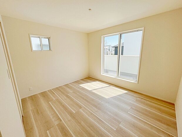 【施工例】南向きならではの恵まれた採光・通風。明るいお部屋は開放感がありますね。