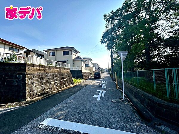 前面道路：北側約6ｍ幅