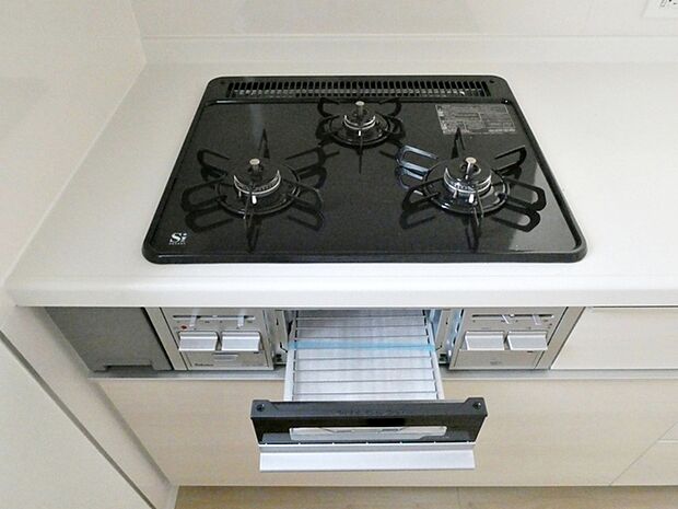 三口コンロでお料理のスピードアップ!