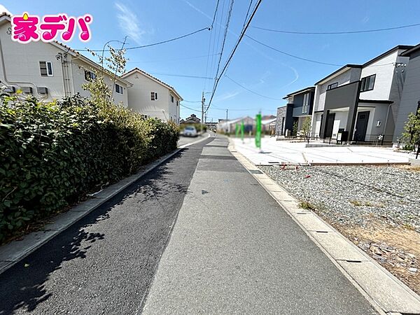 前面道路：南側約4ｍ幅