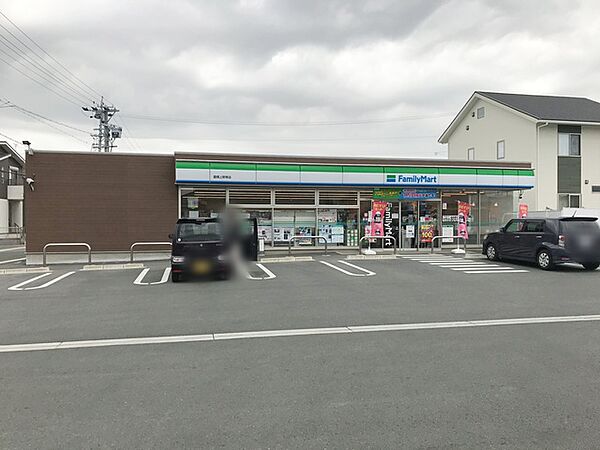 ファミリーマート豊橋上野東店（350m）