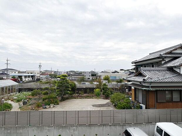 閑静な街並みの眺めは、心も体も落ち着きますね。
