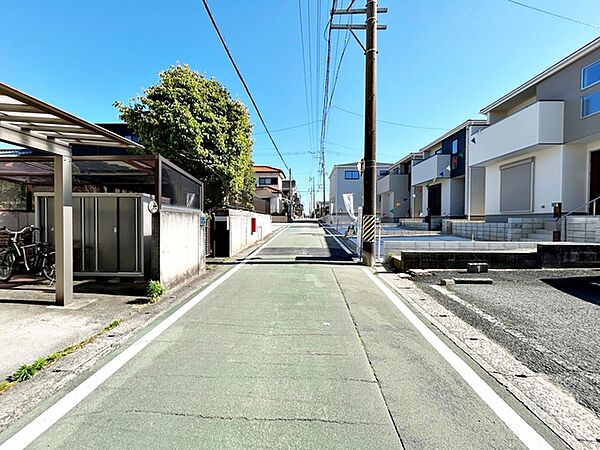 前面道路：東側約4.5ｍ幅