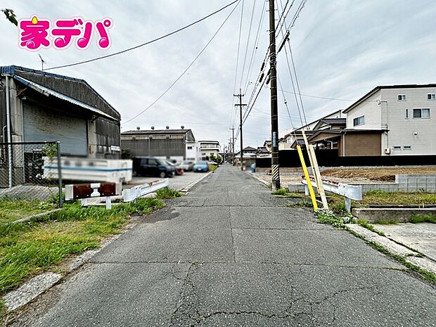 前面道路:南東側約5.1m幅