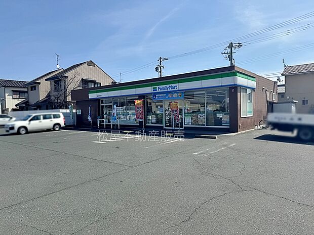 ファミリーマート豊橋神野南店(810m)