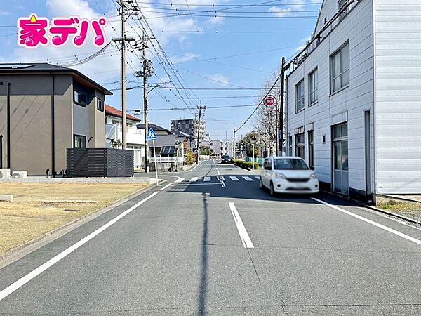 前面道路：北側約6.8ｍ幅