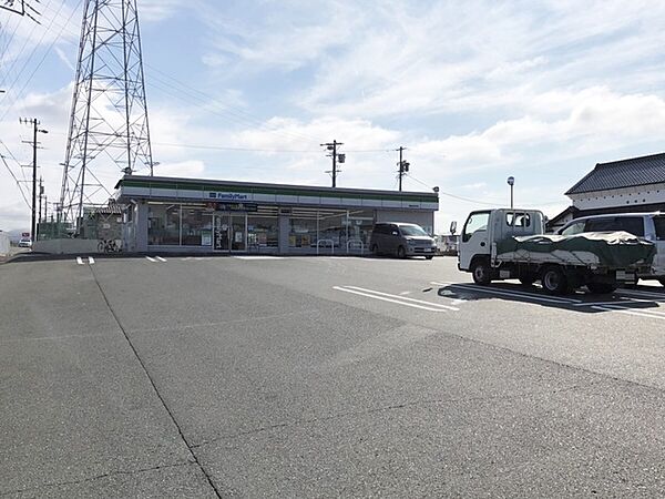ファミリーマート豊橋西幸町店（830m）