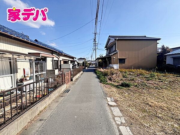 前面道路：北東側約2.3ｍ幅