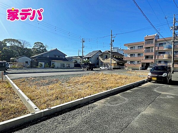 お買い物施設が徒歩圏内で生活に便利です！