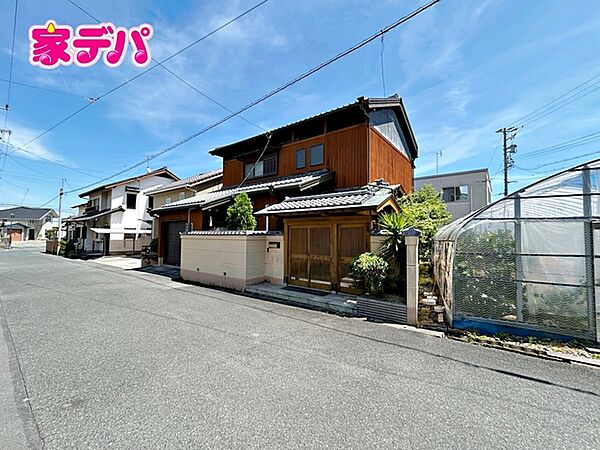 地域に密着した不動産販売でお客様のニーズに、経験豊富なスタッフが柔軟に対応させていただきます。