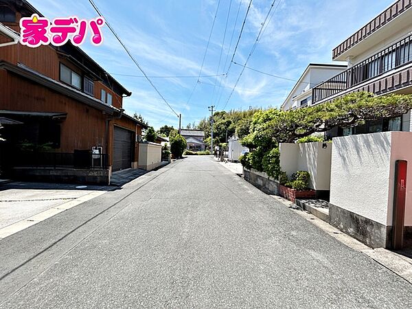 前面道路：北側約5.6ｍ幅