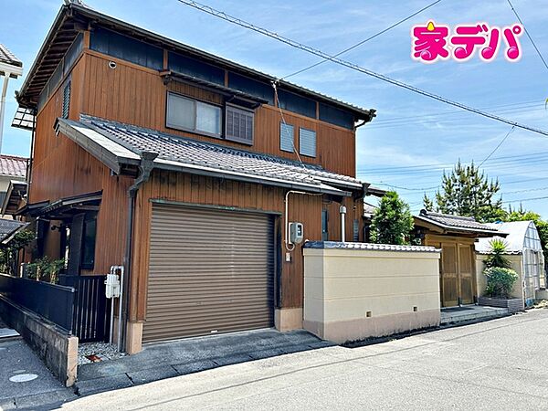 住宅ローンにご不安のあるお客様も、まずはお気軽にご相談下さい。お客様に最適な資金計画と金融機関をご案内いたします。