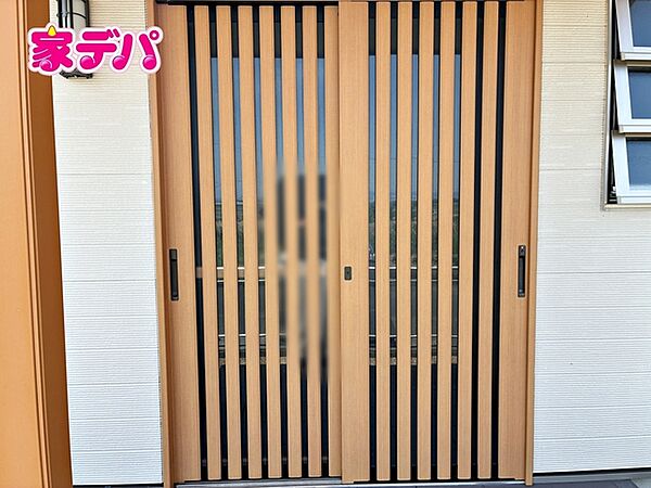 玄関が道路に面していないので、プライバシーを確保できます。
