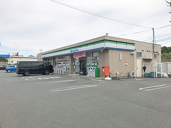 ファミリーマート田原豊島店（1190m）