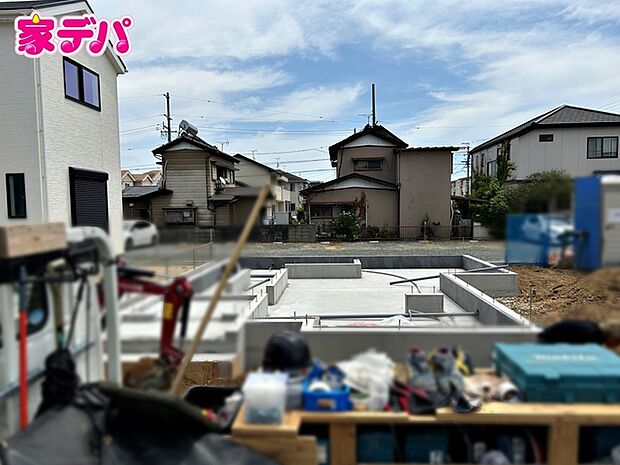 基礎工事中です。ご見学希望のお客様につきましては同型同仕様の物件にご案内いたします
