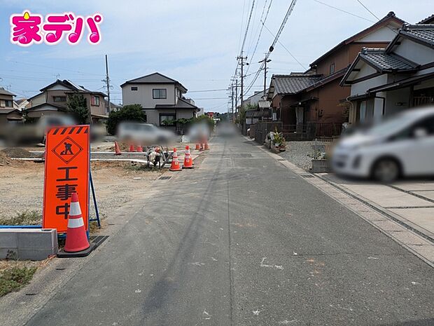 静かな住宅街で、車の出入りもスムーズです。