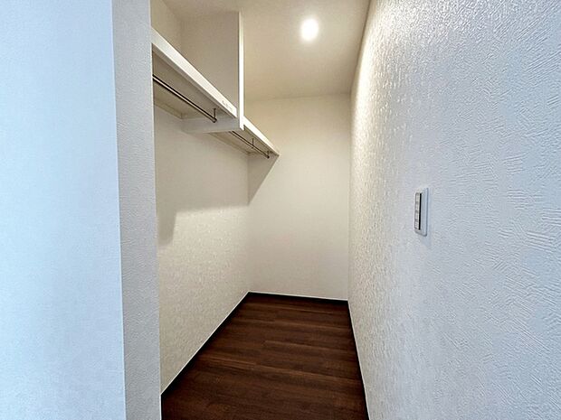 【WIC】 WICは洋服、帽子、バッグなど全て収納可能！お部屋がスッキリ整理整頓できます！ 