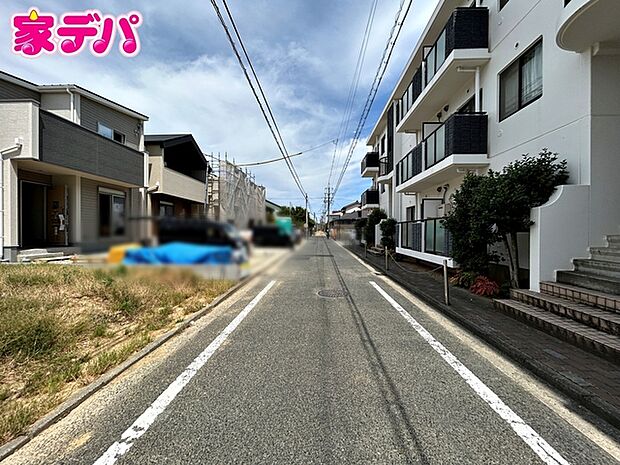 前面道路も広く車通りも少ないので、運転が苦手な方でも自分のペースで駐車ができます
