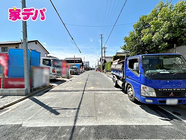前面道路:西側約7.3m幅