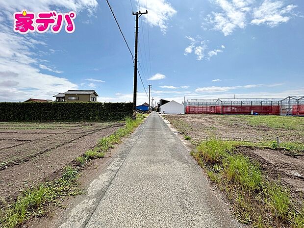 静かな住宅街で、車の出入りもスムーズです。