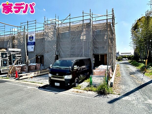 【1号棟】上棟しました! ・長期優良住宅 ・整形地 ・4LDK ・LDK18.5帖 ・全居室収納完備 ・ランドリールーム完備 ・リビング収納 ・南庭 ・並列駐車場3台可