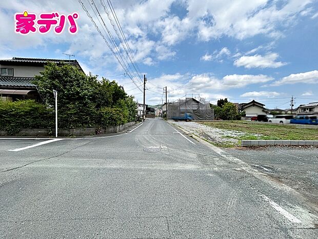 前面道路：北側約6ｍ幅