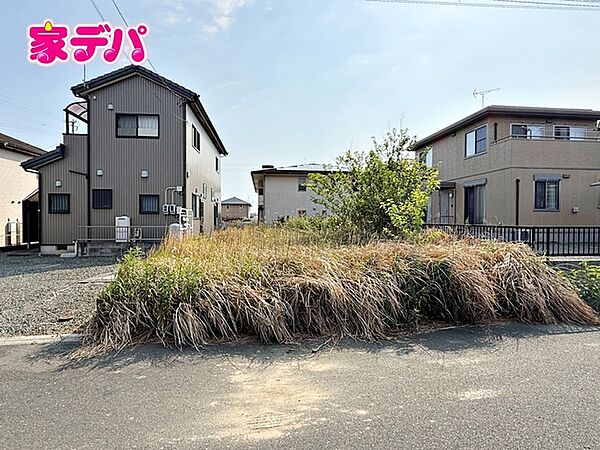 間口約7ｍを確保しているため、駐車スペースやお庭なども含めた幅広いプランをご検討いただけます