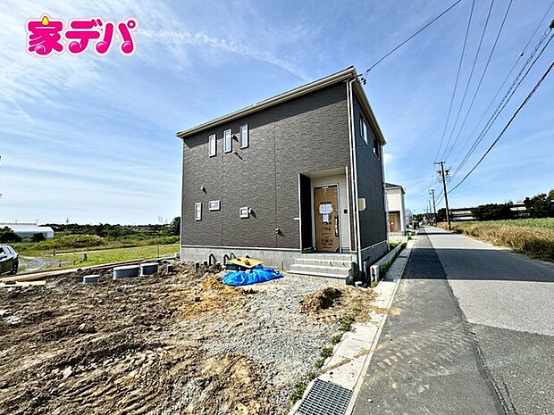 住宅ローンにご不安のあるお客様も、まずはお気軽にご相談下さい。お客様に最適な資金計画と金融機関をご案内いたします。