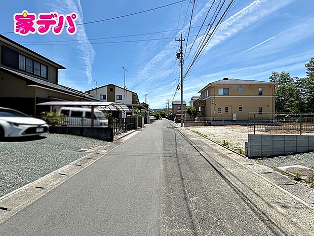 前面道路：北東側約6ｍ幅