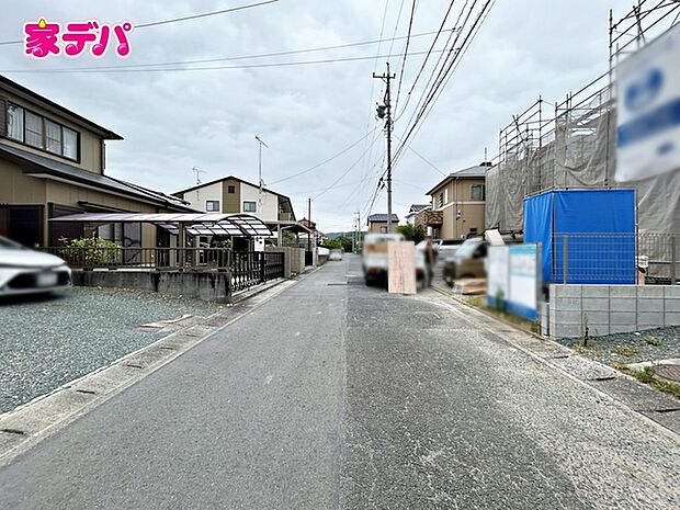前面道路も広く車通りも少ないので、運転が苦手な方でも自分のペースで駐車ができます