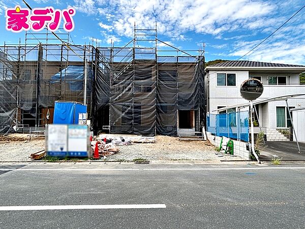 【2号棟】上棟しました！ ・日当たり良好 ・長期優良住宅 ・4SLDK ・LDK17.7帖、隣接洋室3.7帖 ・全居室収納完備 ・納戸 ・パントリー ・2部屋からアクセスできるインナーバルコニー