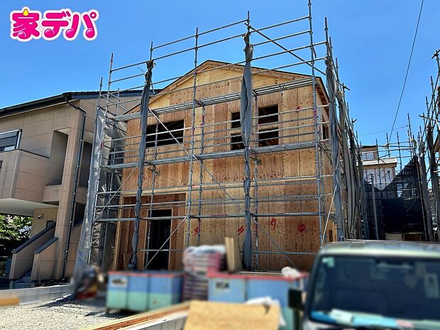 上棟しました!ご見学希望のお客様につきましては現地の他に同社の完成物件にて設備や仕様などご確認いただけます。