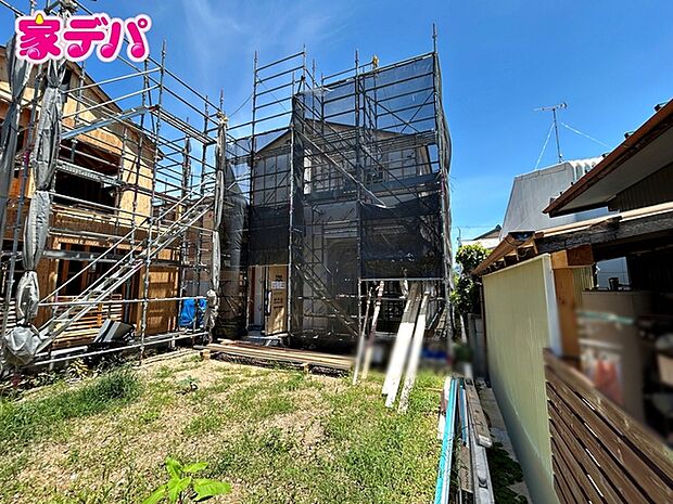 上棟しました!ご見学希望のお客様につきましては現地の他に同社の完成物件にて設備や仕様などご確認いただけます。