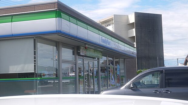 ファミリーマート豊橋岩屋町店(610m)