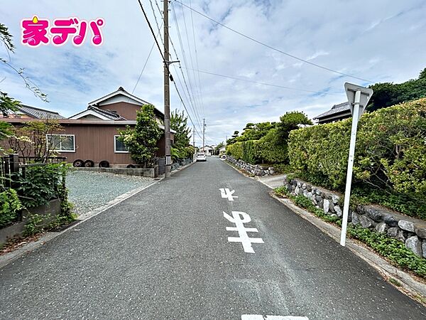 前面道路：北東側約6ｍ幅