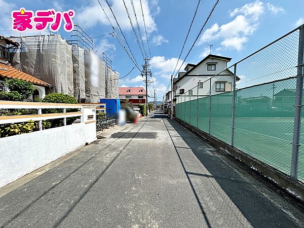前面道路：南西側公道約5.5ｍ幅