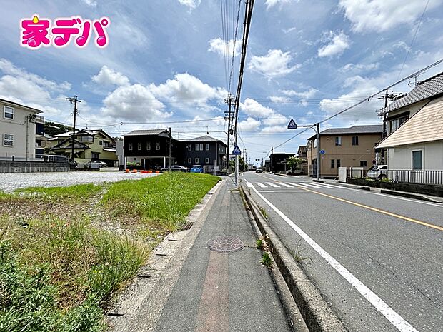 前面道路:西側約6.5m幅