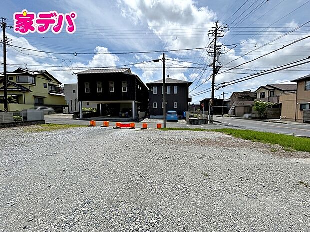 住宅ローンにご不安のあるお客様も、まずはお気軽にご相談下さい。お客様に最適な資金計画と金融機関をご案内いたします。