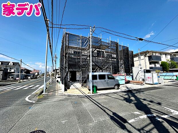【2号棟】上棟しました! ・角地 ・全室南向き ・4LDK ・LDK16帖、隣接和室4.5帖 ・全居室収納完備 ・パントリー ・シューズクローク ・並列駐車場3台可