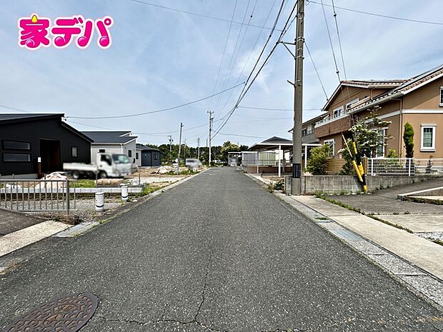 前面道路：北東側約6ｍ幅