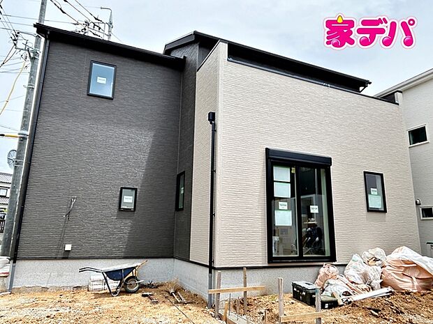 住宅ローンにご不安のあるお客様も、まずはお気軽にご相談下さい。お客様に最適な資金計画と金融機関をご案内いたします。