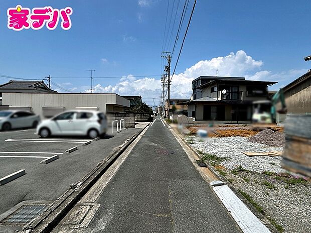 静かな住宅街で、車の出入りもスムーズです。