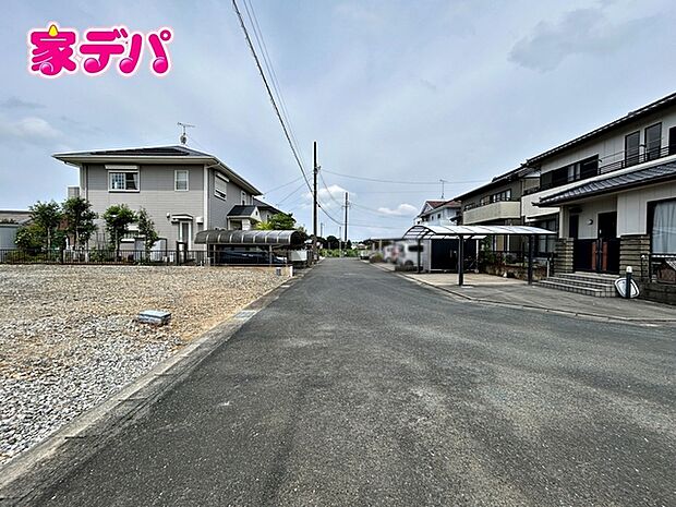前面道路:北東側約6m幅