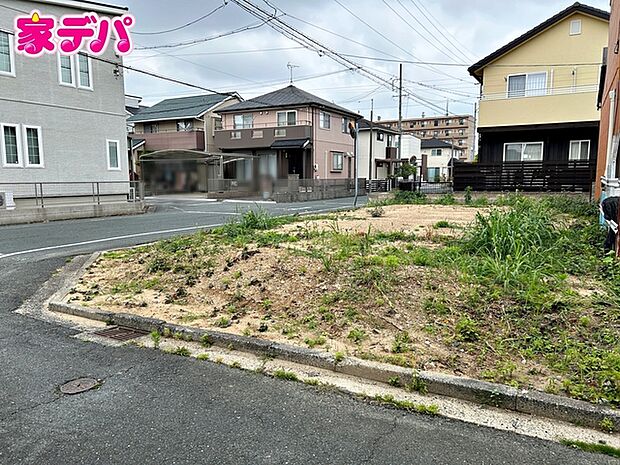 住宅ローンにご不安のあるお客様も、まずはお気軽にご相談下さい。お客様に最適な資金計画と金融機関をご案内いたします。