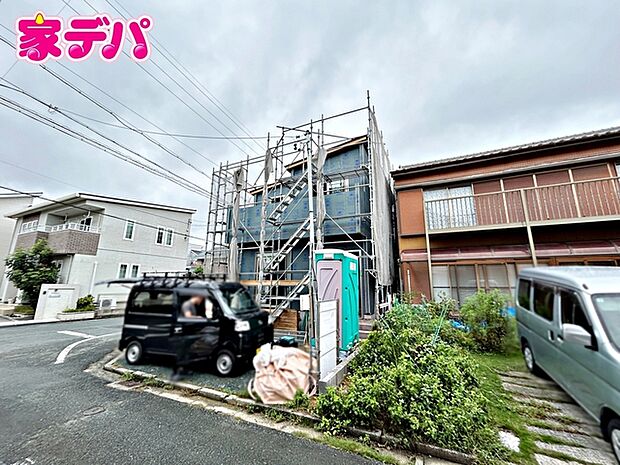 上棟しました!ご見学希望のお客様につきましては現地の他に同社の完成物件にて設備や仕様などご確認いただけます。