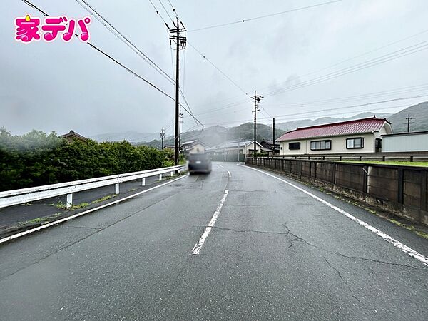 前面道路：南側約8.8ｍ幅