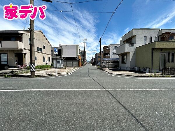 前面道路：東側公道