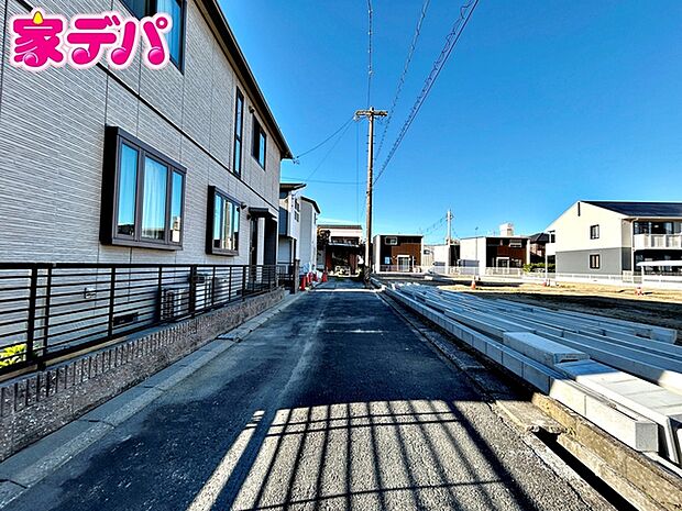 前面道路も広く車通りも少ないので、運転が苦手な方でも自分のペースで駐車ができます