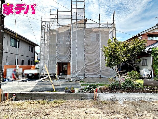 住宅ローンにご不安のあるお客様も、まずはお気軽にご相談ください。お客様に最適な資金計画と金融機関をご案内いたします。ご希望やご状況をお伺いしながら、無理のない返済計画をご提案いたします。 